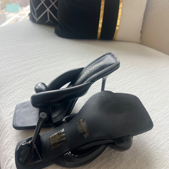 Azalea Wang Puffy Sandal - Picture 5 of 6